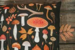 Льняной чехол для подушки «Темный Мухомор» • Сувенир от Fungiline — изображение 3